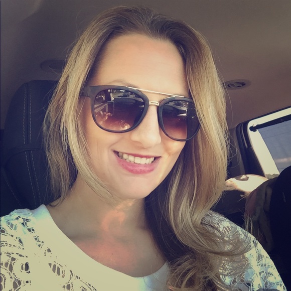 Meet your Posher, Kaycee - Picture 1 of 8